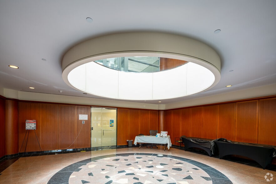 More Photos Of 41000 Woodward Ave, Bloomfield Hills Office For Lease