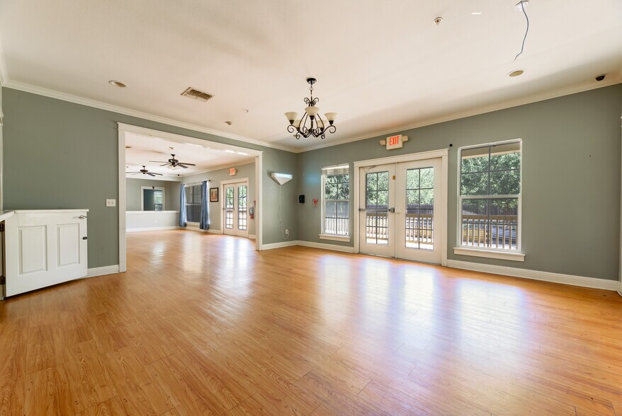 More Photos Of 1001 Crepe Myrtle St, San Marcos Assisted Living For Lease