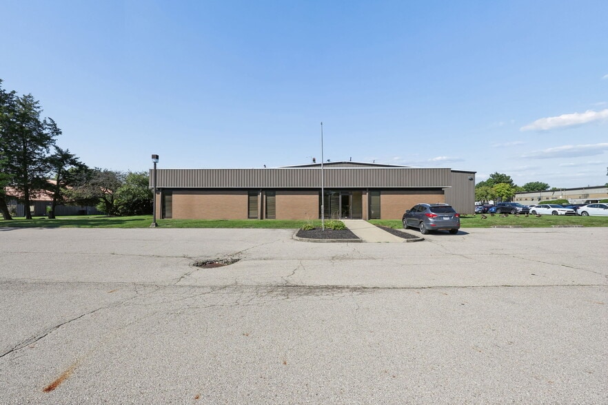 More Photos Of 2699 Scioto Pky, Columbus Warehouse For Sale
