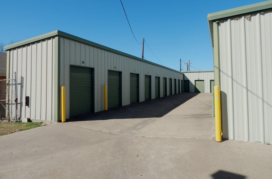 More Photos Of 591 Pinson Rd, Forney Self Storage For Sale