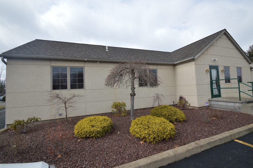 More Photos Of 10314 Main St, New Middletown Flex For Lease