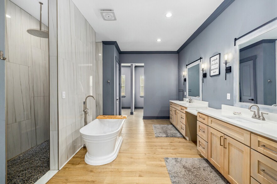 More Photos Of 6012 Long Branch Rd, Jacksonville Horse Stables For Sale