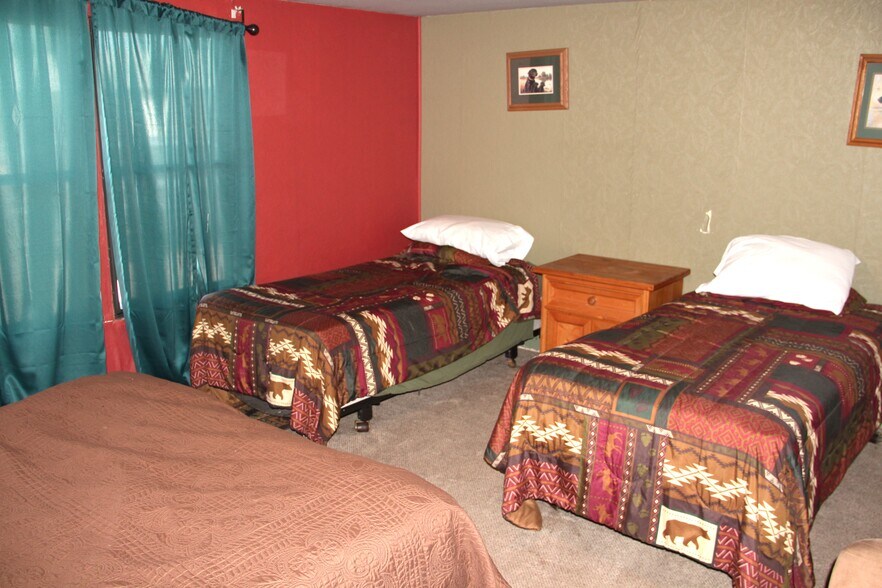 More Photos Of 720 S Main St, Kimball Hotel For Sale