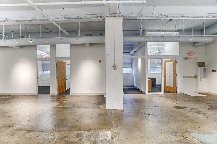 More Photos Of 20 E Central Pky, Cincinnati Office Residential For Lease