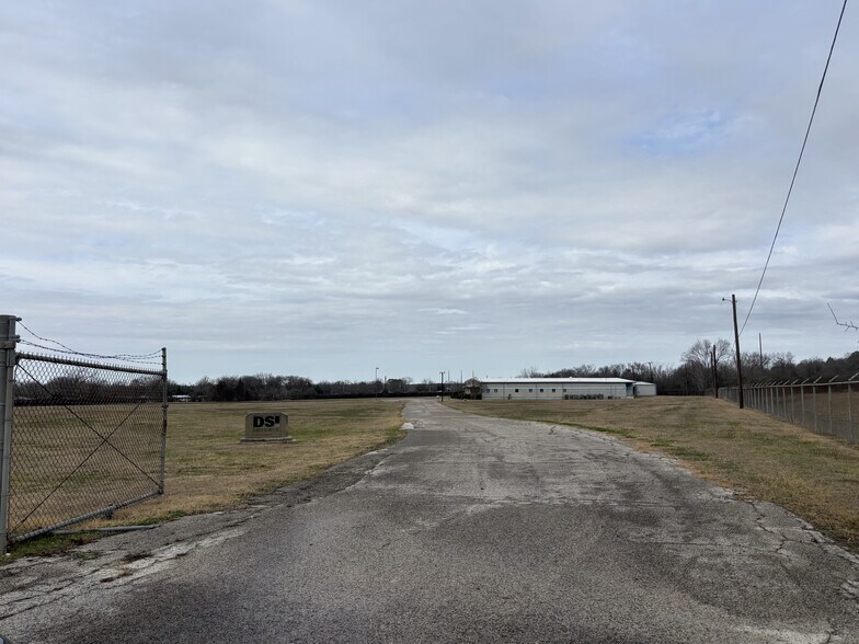 More Photos Of 1600 South Hwy 95, Bastrop Manufacturing For Sale