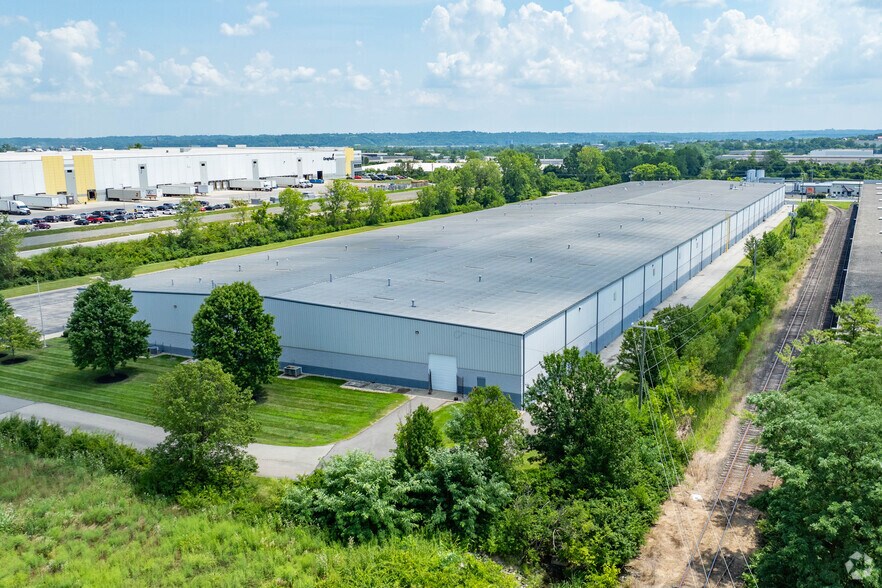 More Photos Of 375 Northpointe Dr, Fairfield Warehouse For Lease