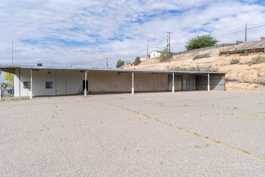 More Photos Of 7212 E Main St, Farmington Warehouse For Sale