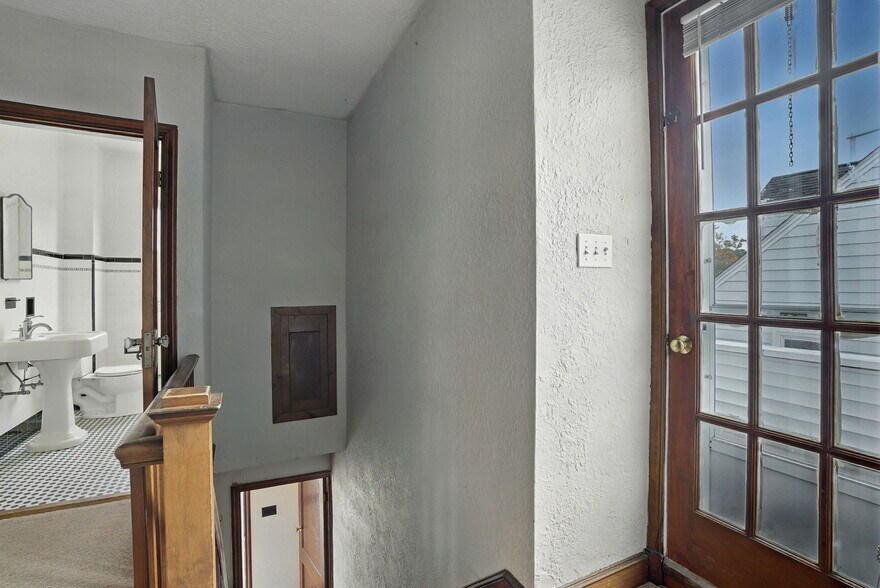 More Photos Of 177-179 Massachusetts Ave, North Andover Apartments For Sale