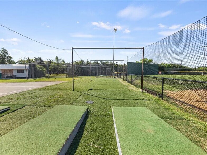 More Photos Of 505 County Line Rd, Rockwall Flex For Sale