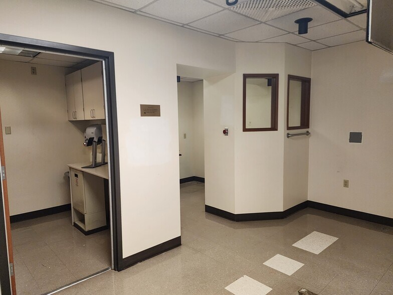 More Photos Of 502 54th Ave E, Fife Office For Lease