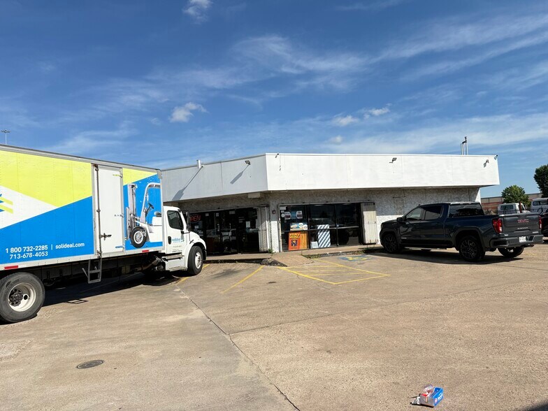 More Photos Of 8899 North Loop E, Houston Service Station For Sale