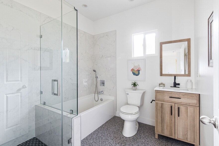 More Photos Of 4363 Eagle Rock Blvd, Los Angeles Multifamily For Sale