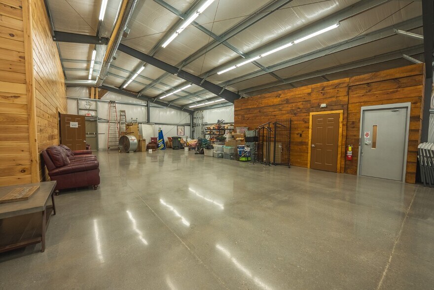 More Photos Of 118 First Ave, Hampton General Retail For Sale