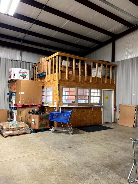 More Photos Of 418 Eastline Rd, Searcy Light Distribution For Sale