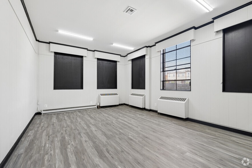 More Photos Of 2810 W Saratoga St, Baltimore Warehouse For Sale