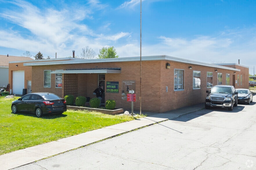 More Photos Of 1208 Dickinson St, Fremont Flex For Lease