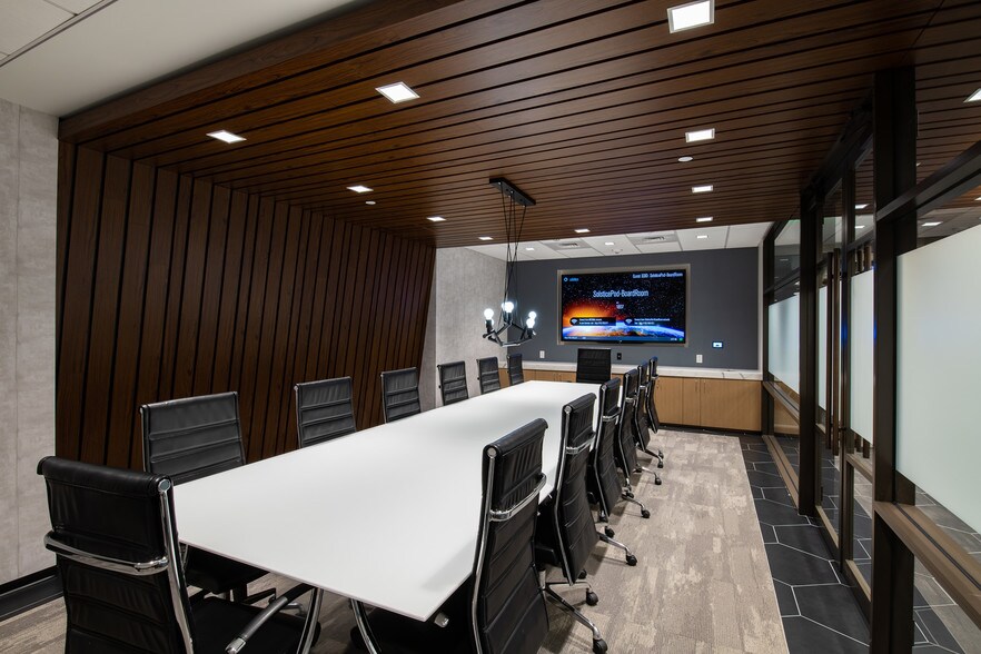 More Photos Of 1455 West Loop S, Houston Office For Lease