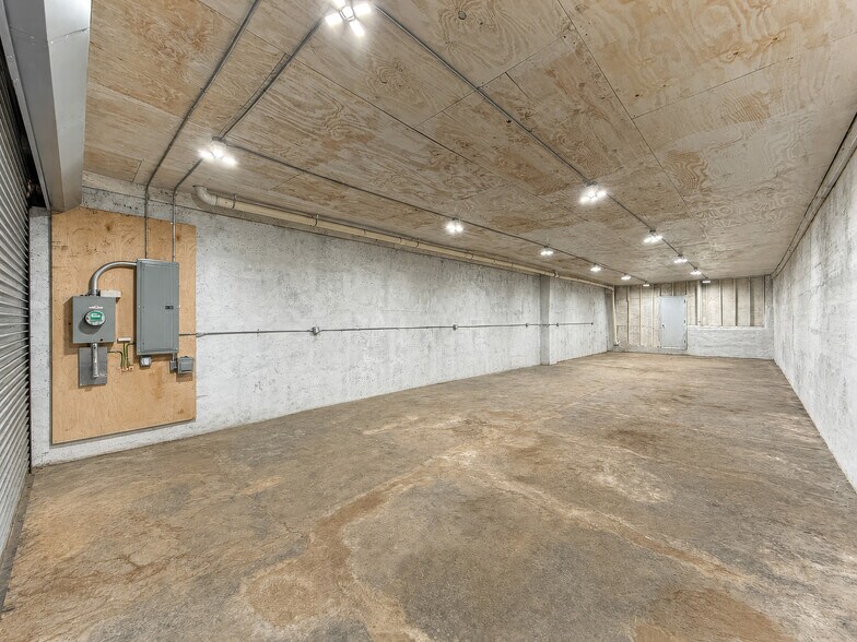 Primary Photo Of 513 Hancock St, Brooklyn Industrial For Lease