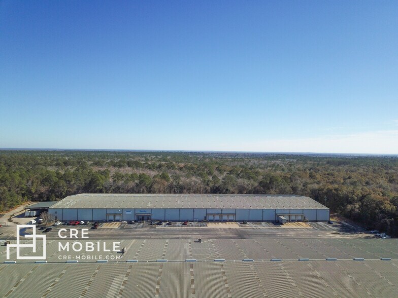 More Photos Of 252 Jacintoport Blvd, Saraland Warehouse For Lease