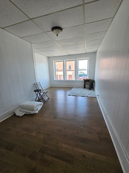 More Photos Of 136 W Main St, Hillsboro Storefront Retail Residential For Sale