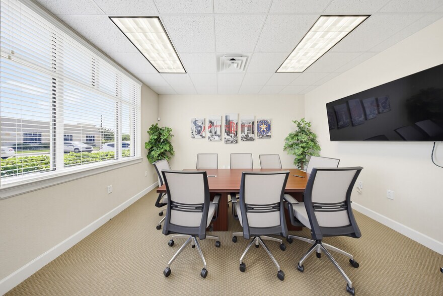 More Photos Of 1526 Katy Gap Rd, Katy Office For Sale