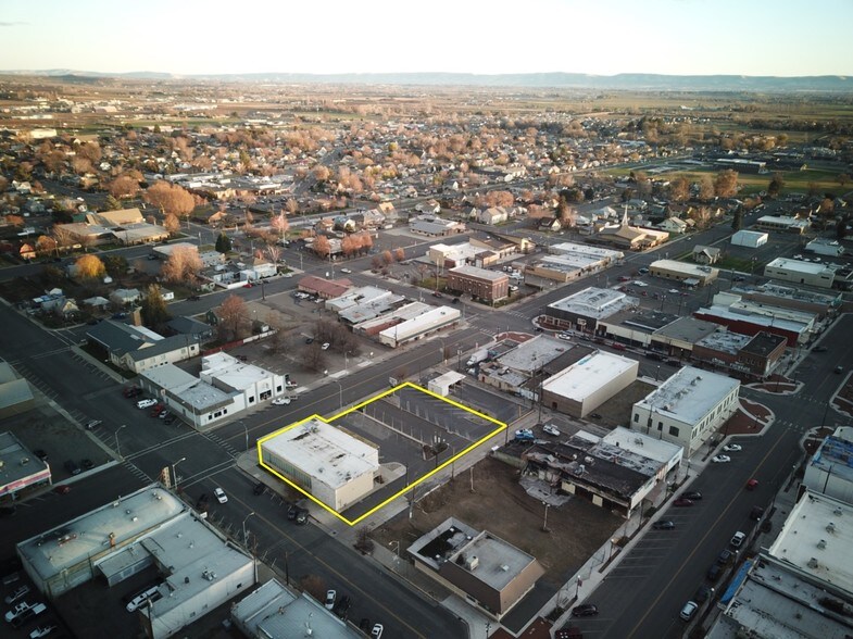 More Photos Of 401 S 7th St, Sunnyside Bank For Sale