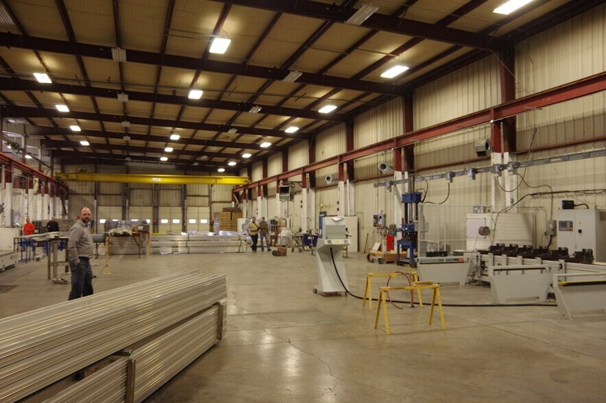 More Photos Of 100 Center St, Galesburg Manufacturing For Lease