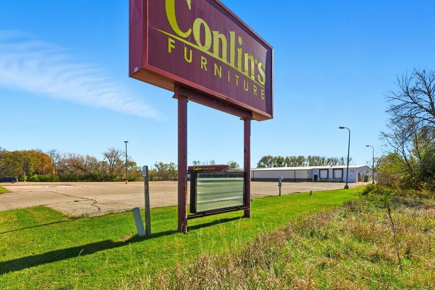 More Photos Of 310 34th Ave W, Alexandria Freestanding For Sale