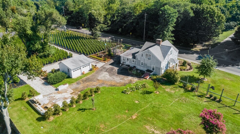 More Photos Of 185 N Country Rd, Mount Sinai Garden Center For Sale