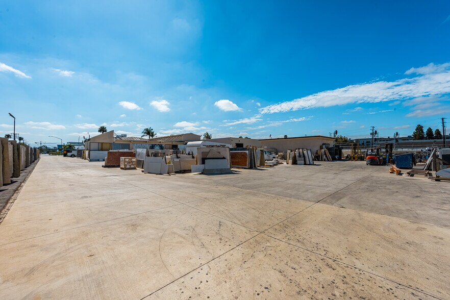 More Photos Of 1701 S State College Blvd, Anaheim Manufacturing For Sale