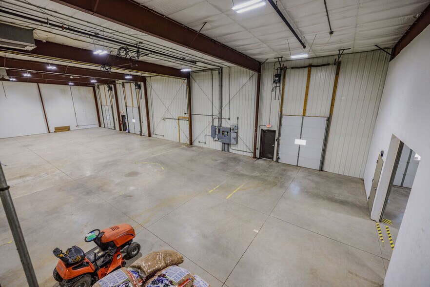 More Photos Of 110 Wall St, Onamia Flex For Lease