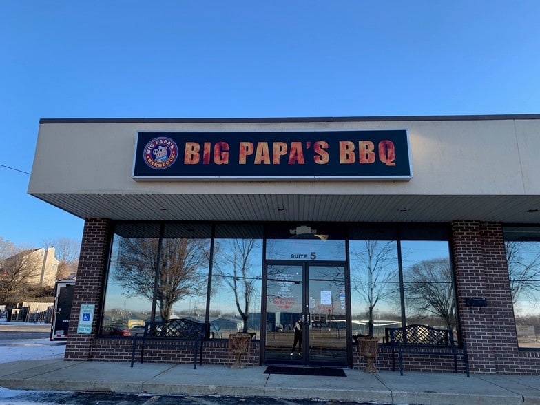 More Photos Of 5811 Forest Hills Rd, Rockford Storefront For Lease