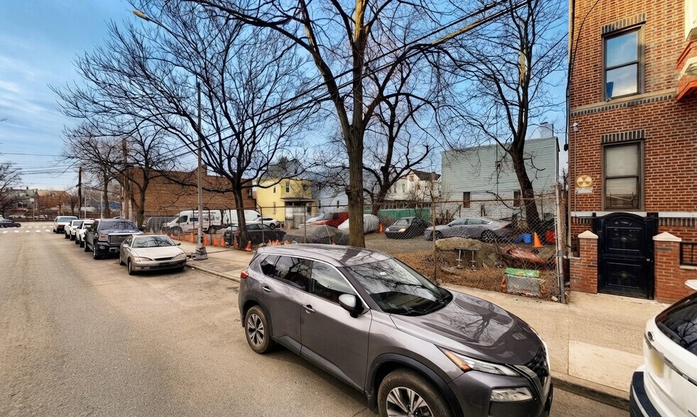 More Photos Of 1386-1396 Saint Lawrence Ave, Bronx Office Residential For Sale