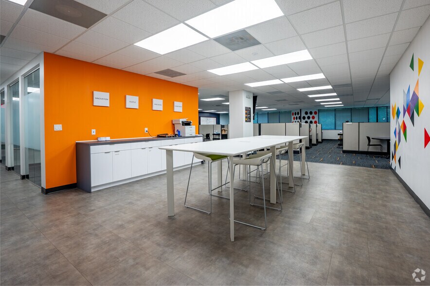 More Photos Of 5215 W Laurel St, Tampa Office For Sale