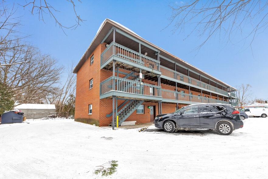 More Photos Of 836 Vine Ave, Oshkosh Apartments For Sale