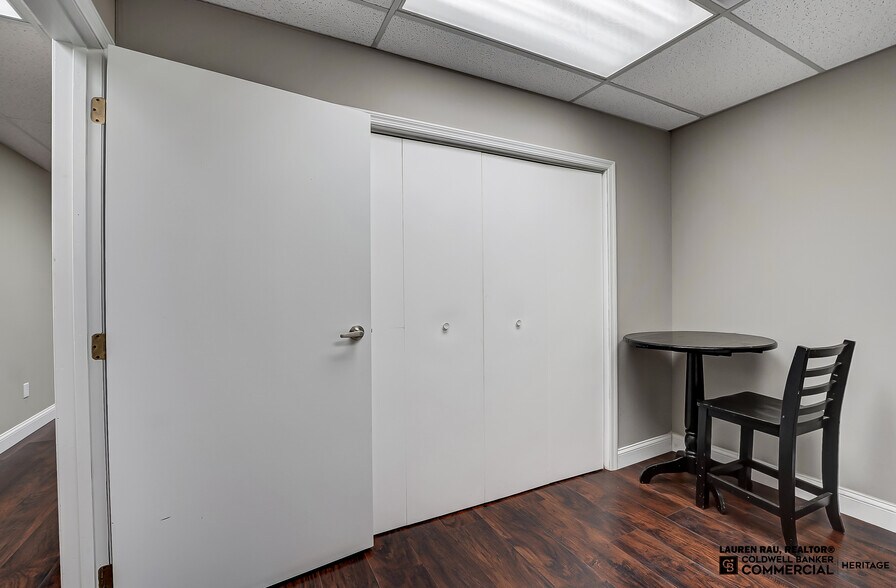 More Photos Of 400-460 Fame Rd, Dayton Light Distribution For Lease