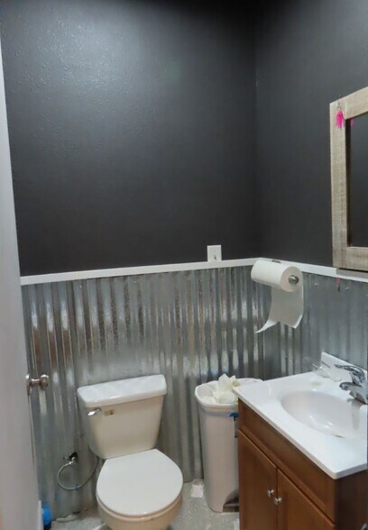 More Photos Of 180 3rd st, Harrisburg Light Manufacturing For Lease