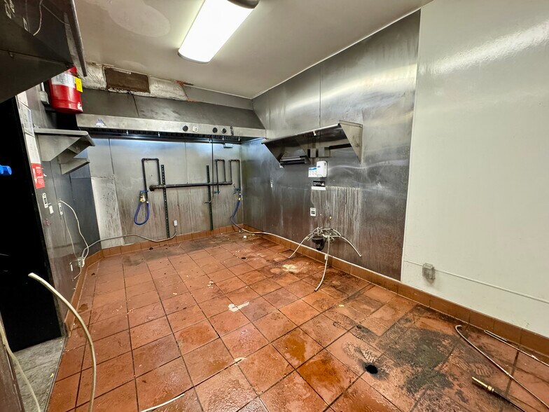 More Photos Of 1489 Fulton St, Brooklyn Storefront Retail Office For Lease