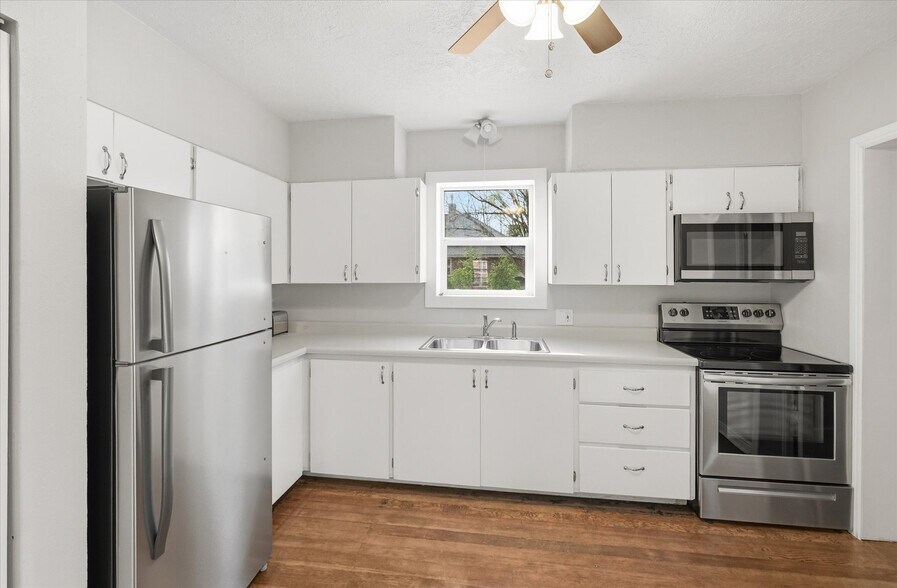 More Photos Of 105 W 200 N, Logan Office For Sale