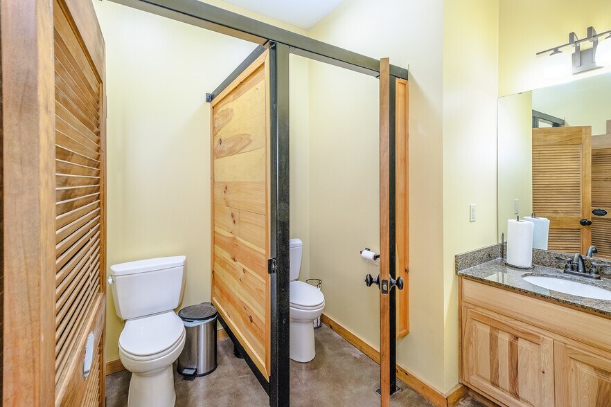 More Photos Of 57 Hemlock Ridge Ln, Catawba Lodge Meeting Hall For Sale