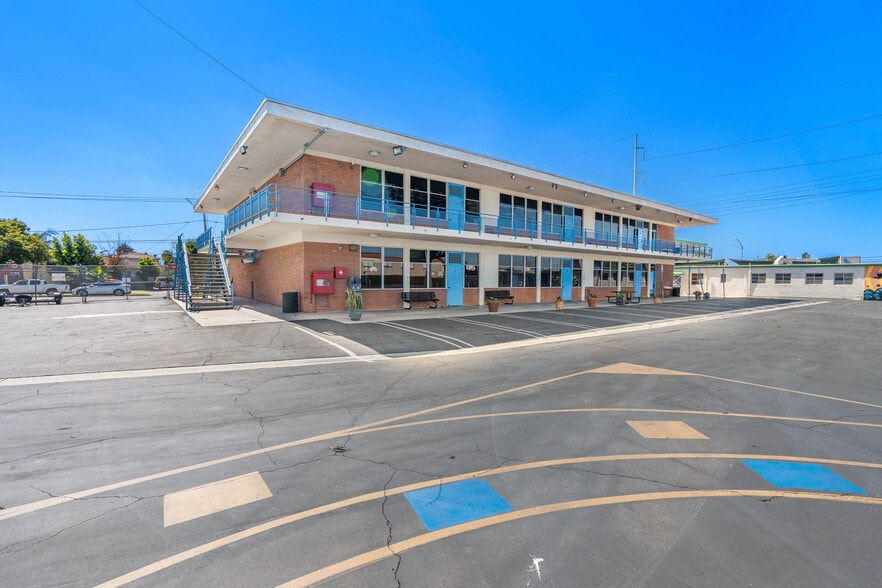More Photos Of 4755 130th st, Hawthorne Schools For Lease