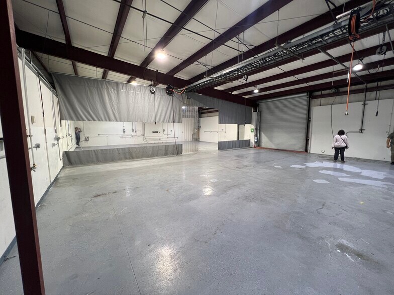 More Photos Of 1908-1910 NW 67th Pl, Gainesville Light Manufacturing For Sale