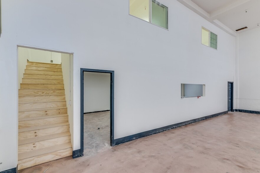 More Photos Of 2023-2043 S Santa Fe Ave, Los Angeles Unknown For Lease