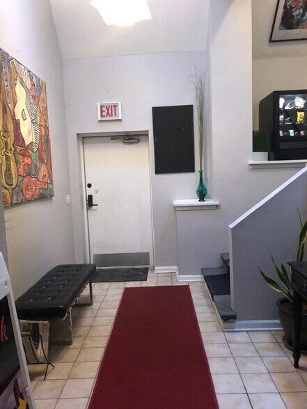 More Photos Of 806 W Armitage Ave, Chicago Loft Creative Space For Lease