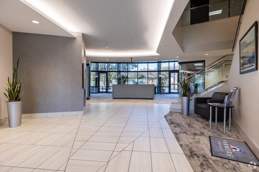 More Photos Of 2820 Waterford Lake Dr, Midlothian Office For Lease