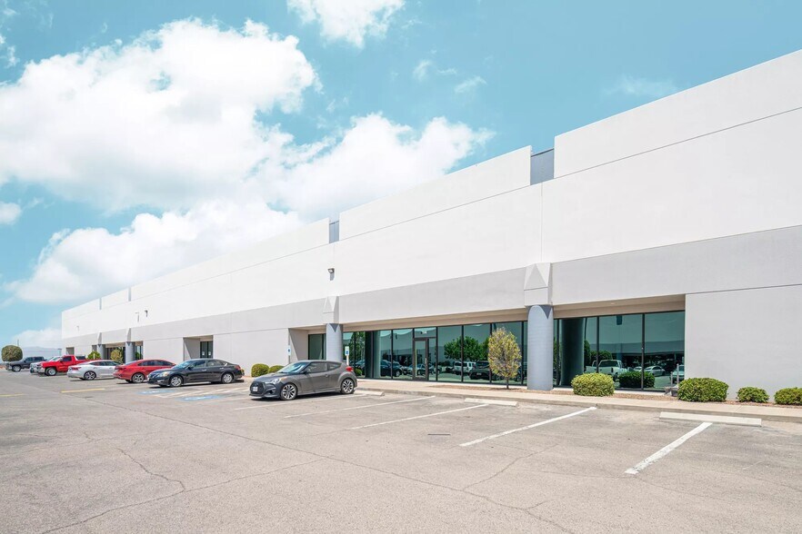 More Photos Of 12120 Esther Lama Dr, El Paso Warehouse For Lease