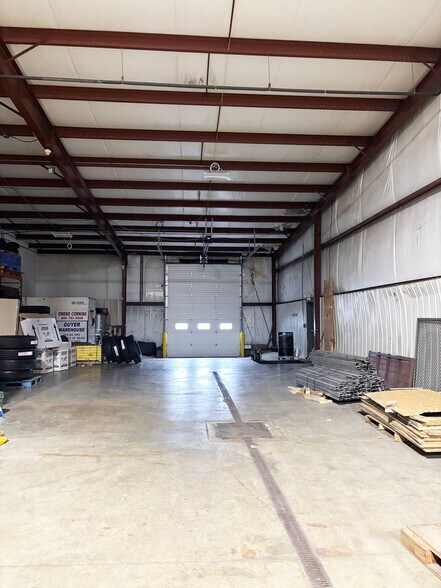 More Photos Of 1040-1050 Industrial Pky, Peru Warehouse For Sale