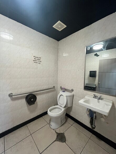 More Photos Of 1082 Bay St, Staten Island Freestanding For Sale
