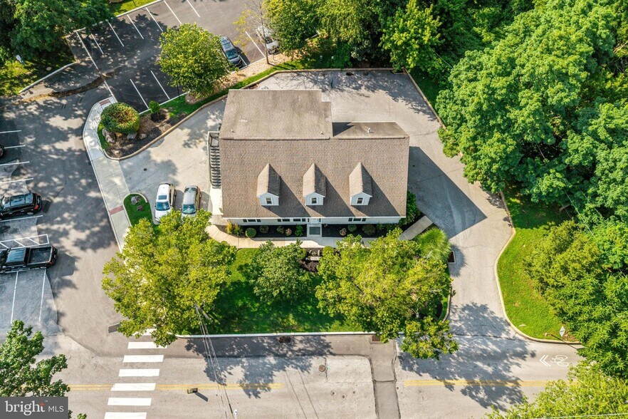 More Photos Of 405 W Wayne Ave, Wayne Office Residential For Sale