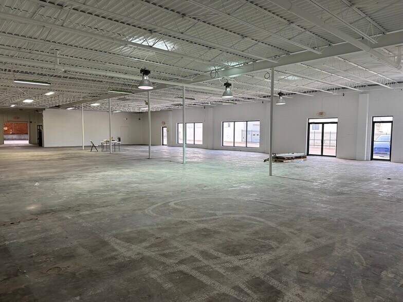 More Photos Of 61 N Peoria Ave, Tulsa Showroom For Lease